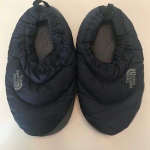NWOT kids size large North Face slippers
